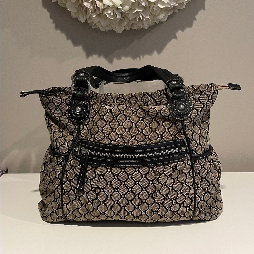 LAST CHANCE on this Nine West Black and Tan Handbag